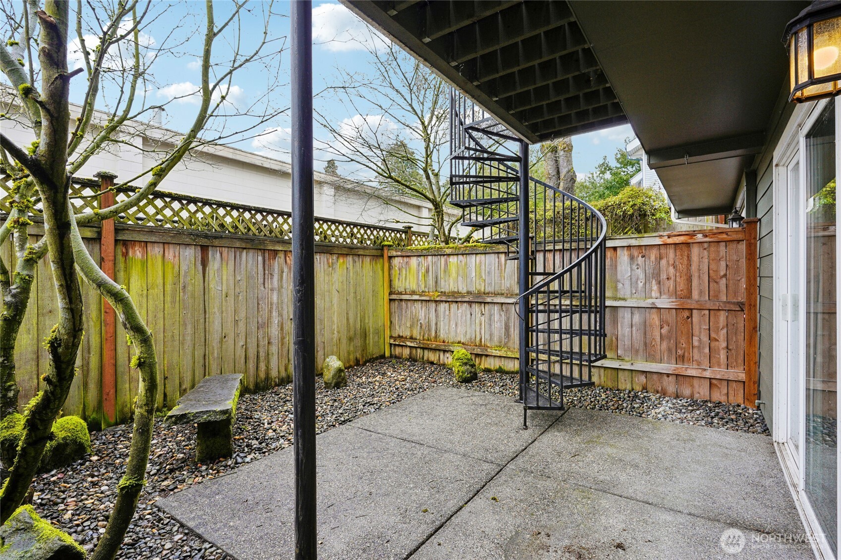 2814 E Spring Street Property Photo 29