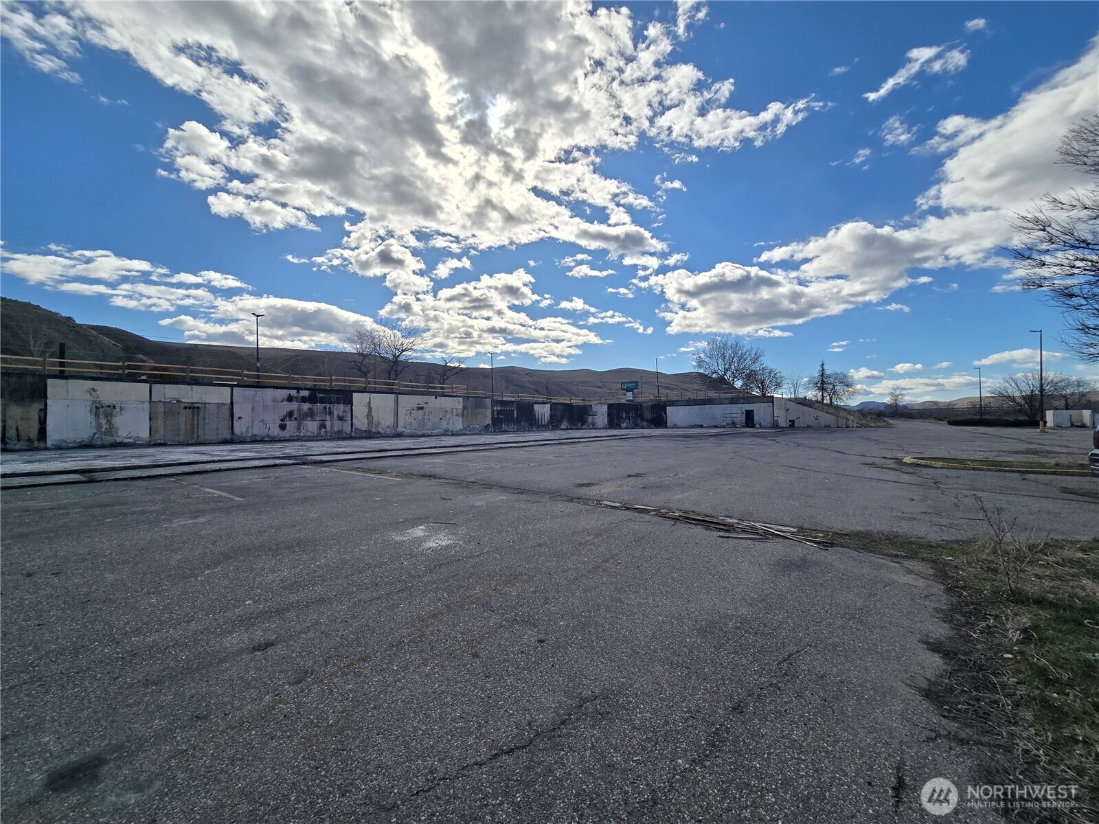 11 Appleway Property Photo 2