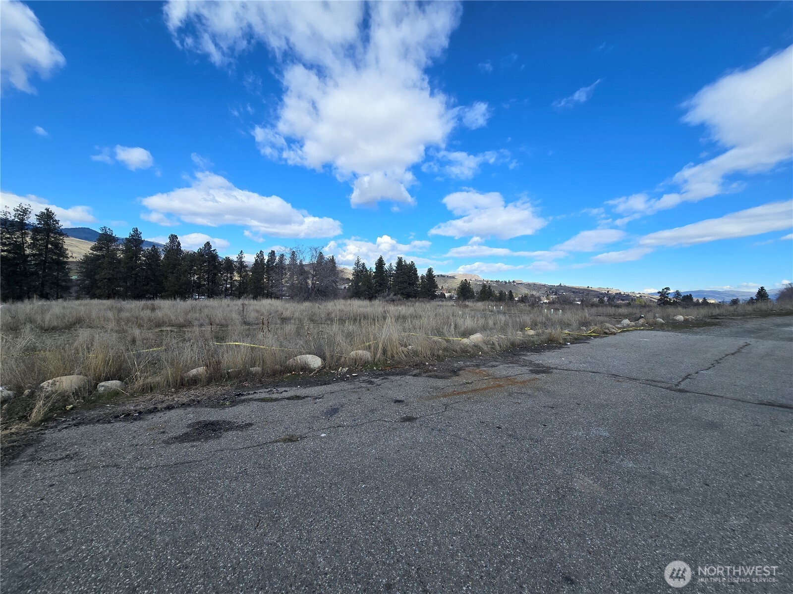 11 Appleway Property Photo 4