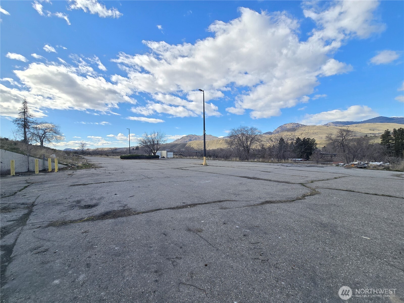 11 Appleway Property Photo 7