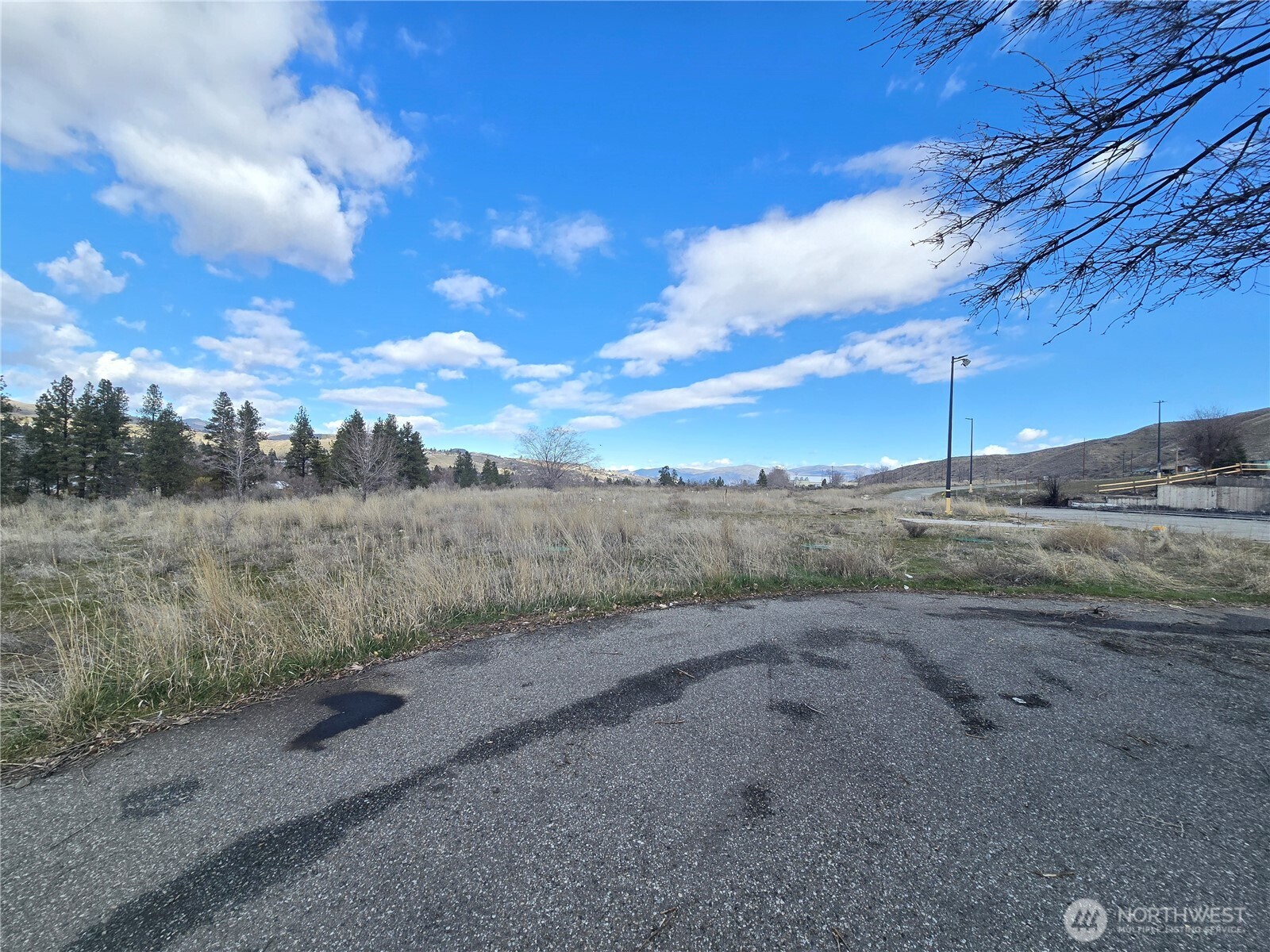 11 Appleway Property Photo 8