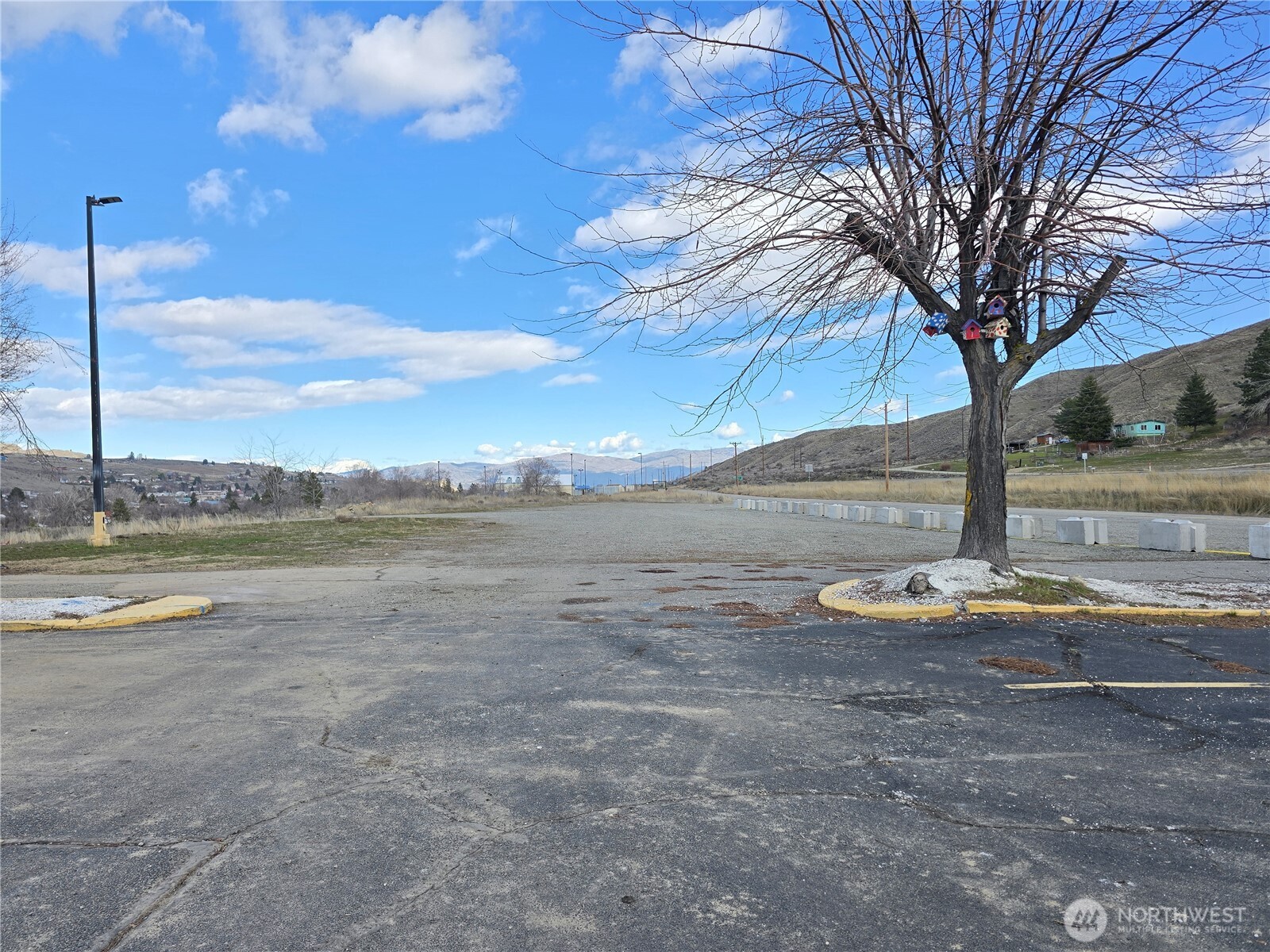 11 Appleway Property Photo 14