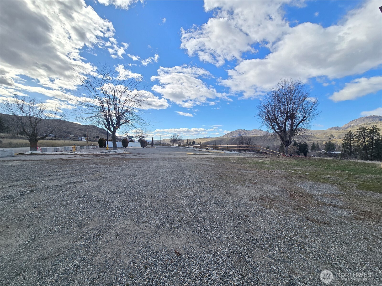 11 Appleway Property Photo 16