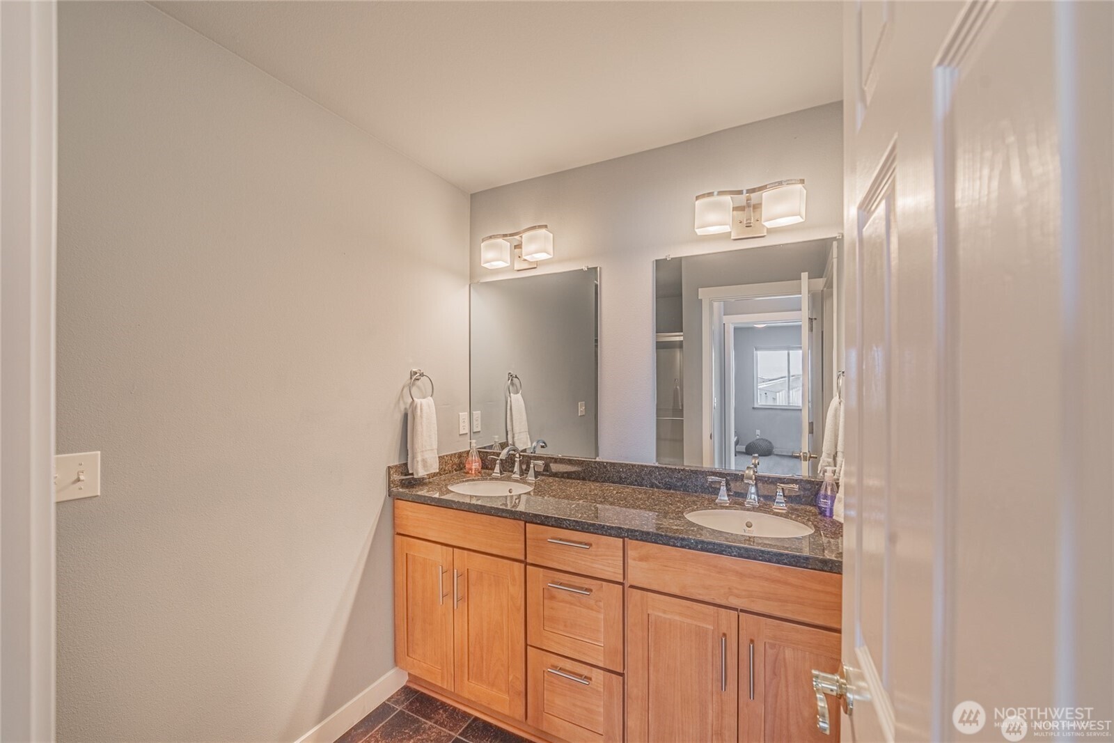 302 Desert Aire Drive A/b Property Photo 14