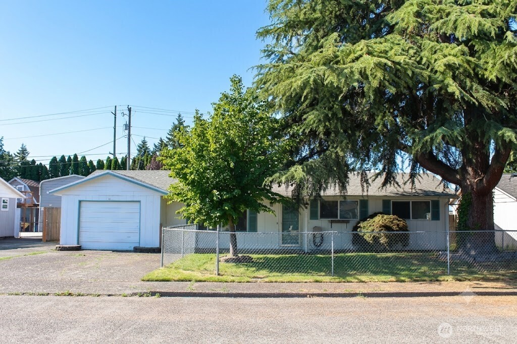 359 Douglas Street Property Photo 2