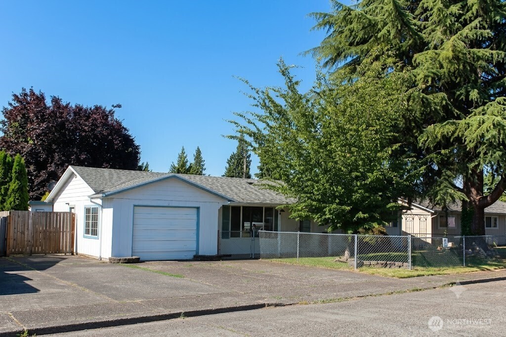 359 Douglas Street Property Photo 3