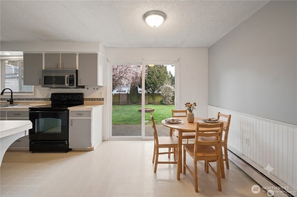359 Douglas Street Property Photo 13