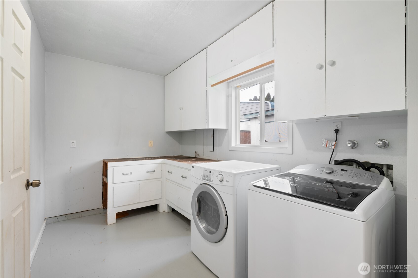 359 Douglas Street Property Photo 18