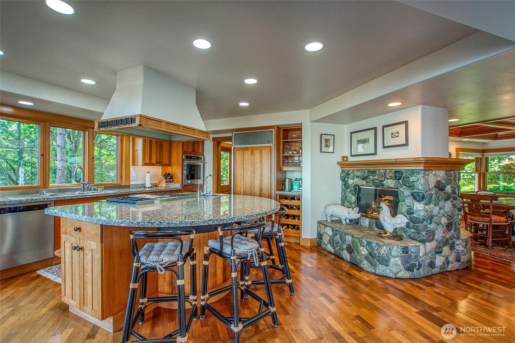 285 Raptor Road Property Photo 7