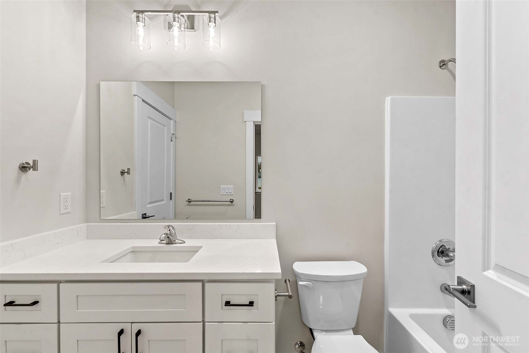 1075 Red Apple Road D13 Property Photo 27