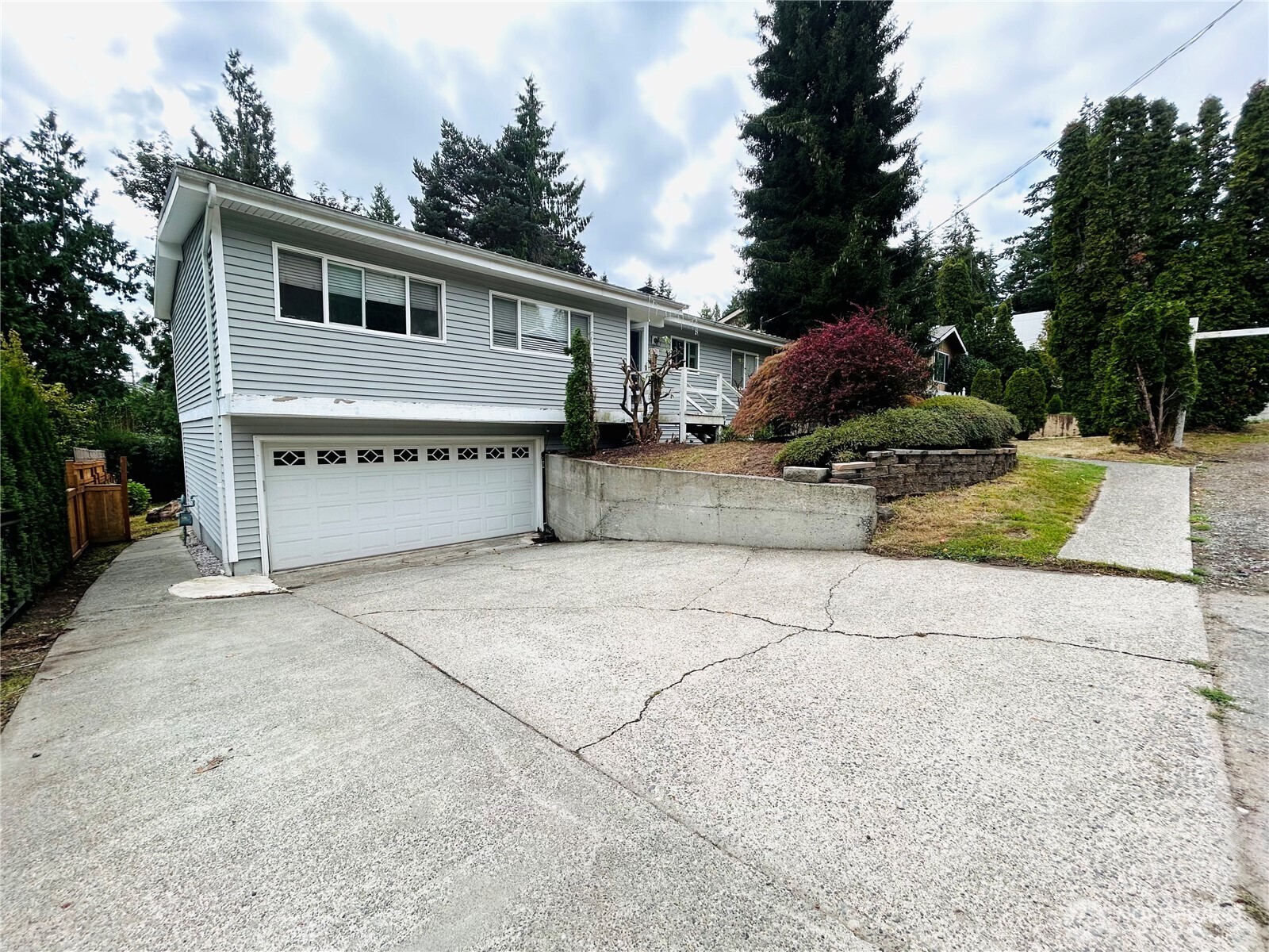 10231 Ne 24th Street Property Photo 2