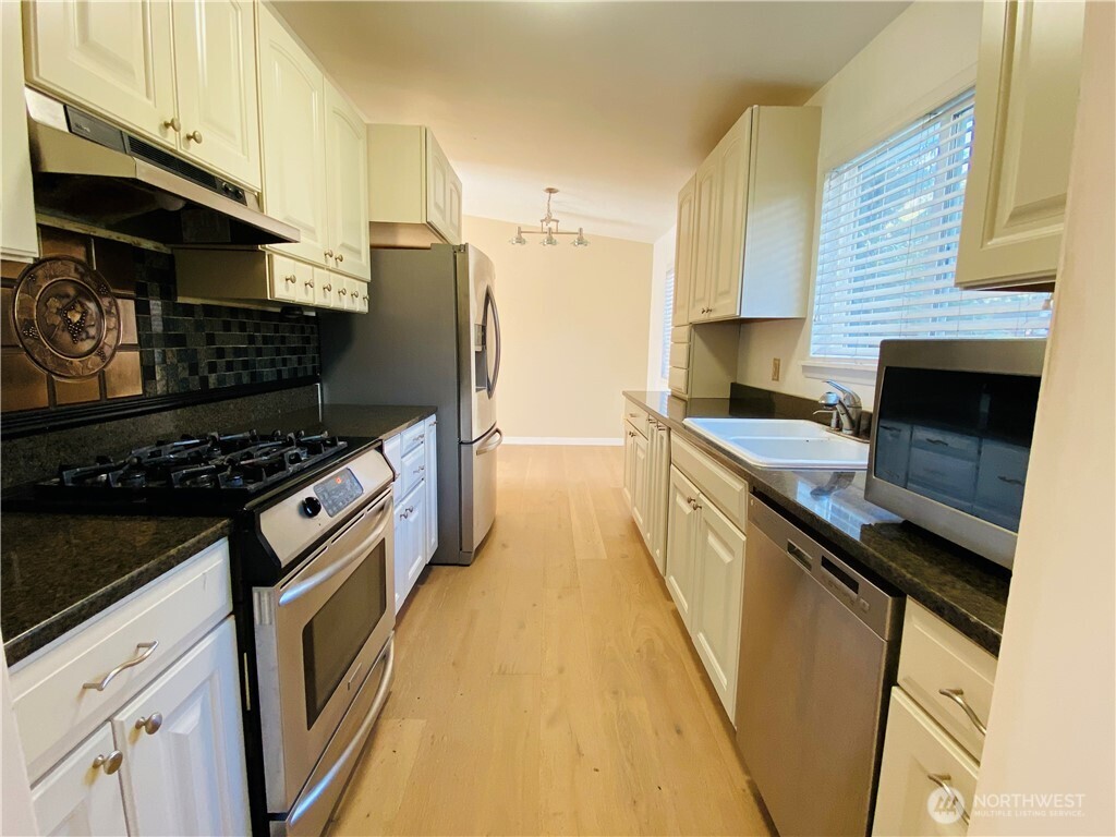 10231 Ne 24th Street Property Photo 4