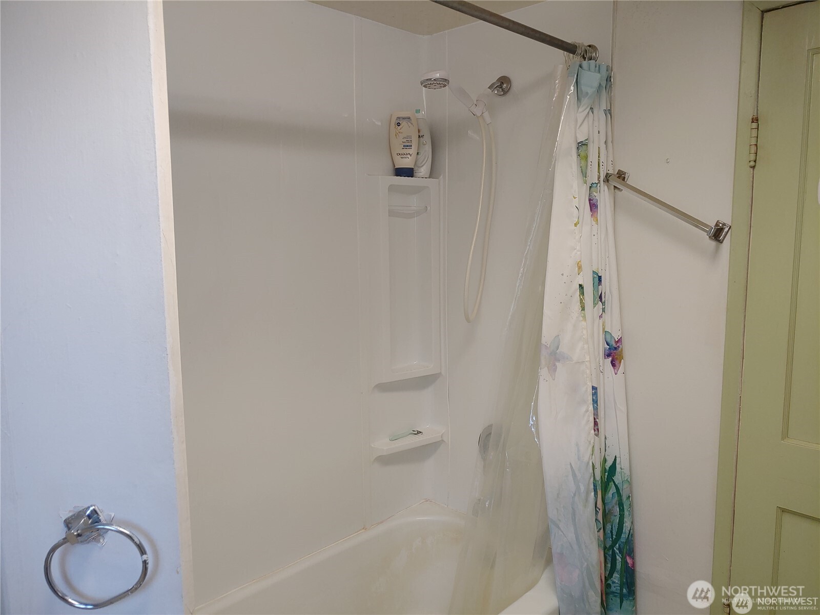 664 Rhoades Road Property Photo 14