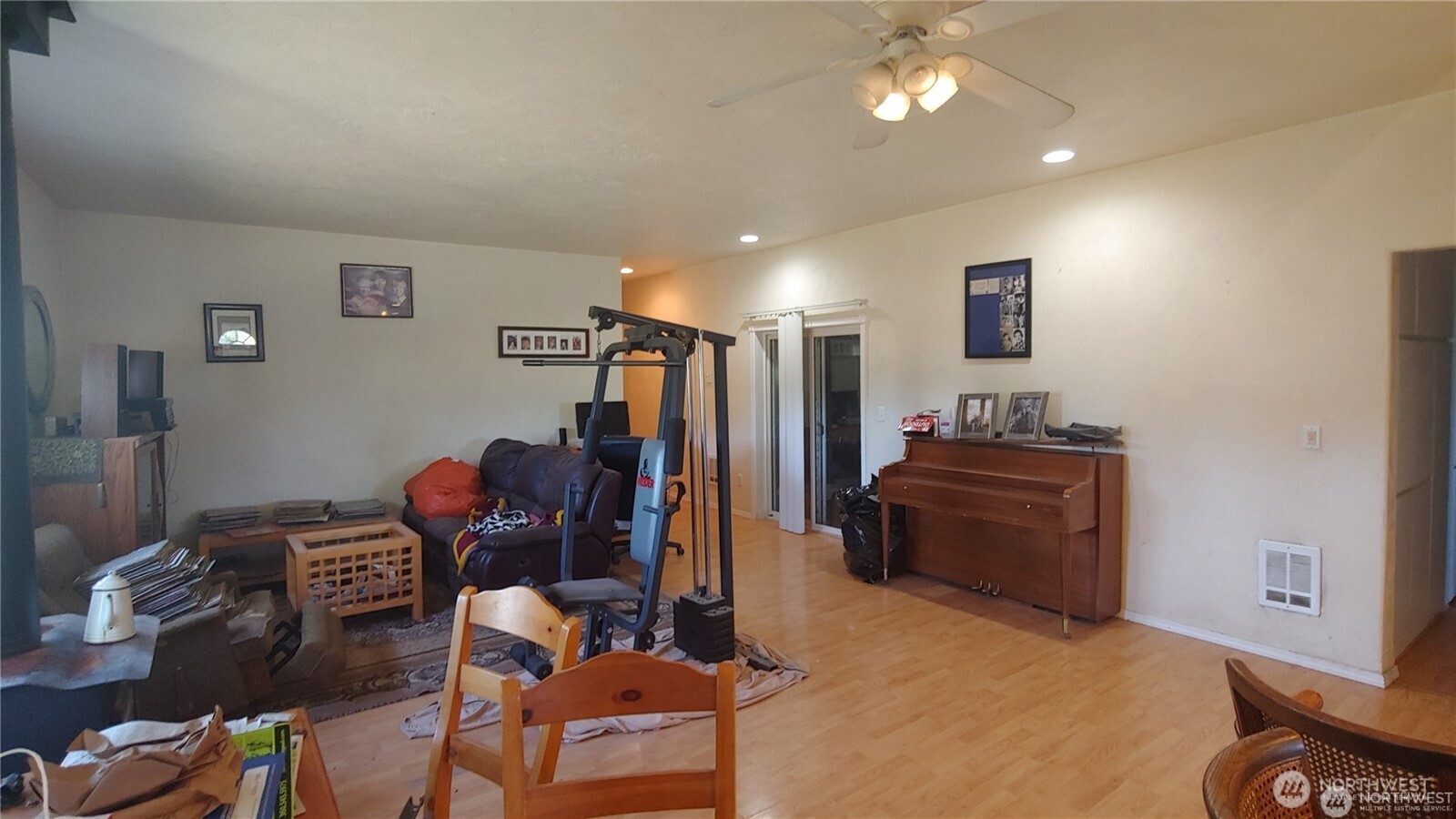 664 Rhoades Road Property Photo 18