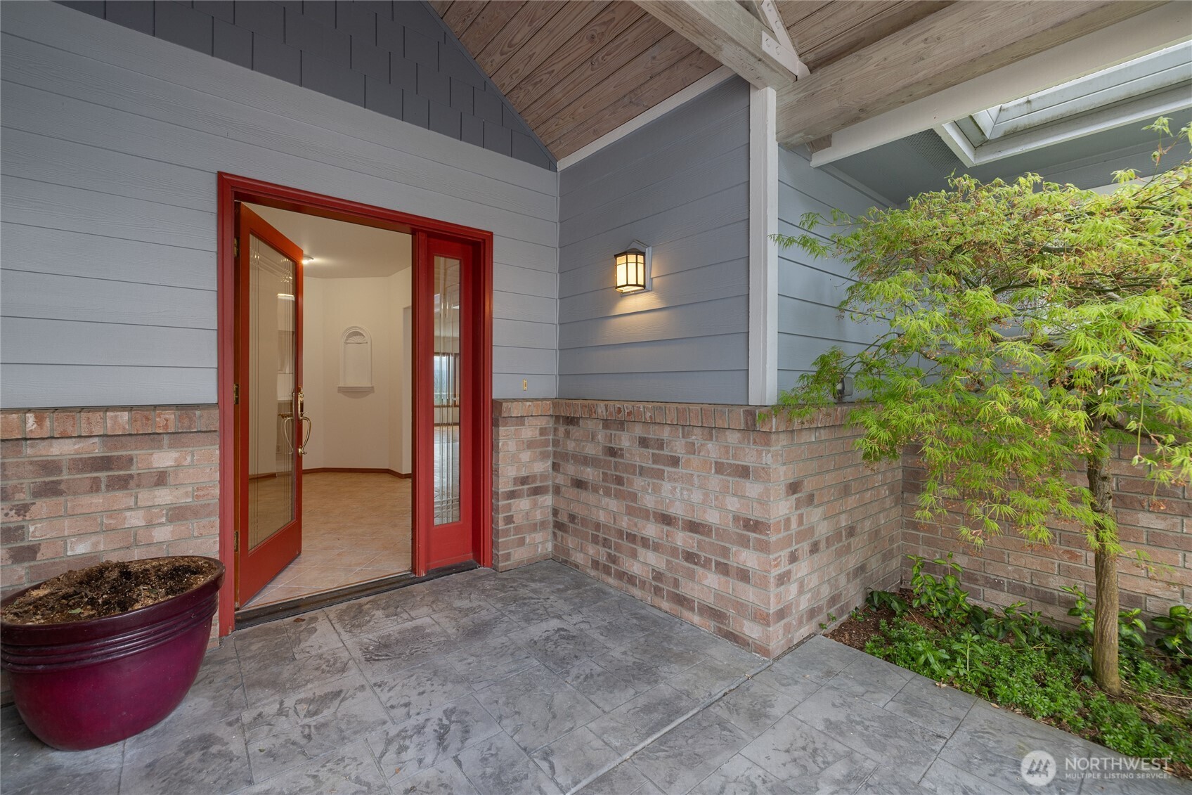 16412 139th Avenue Property Photo 5