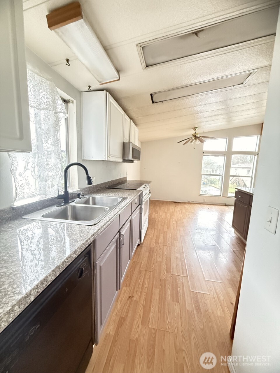 14003 70th Street Property Photo 4