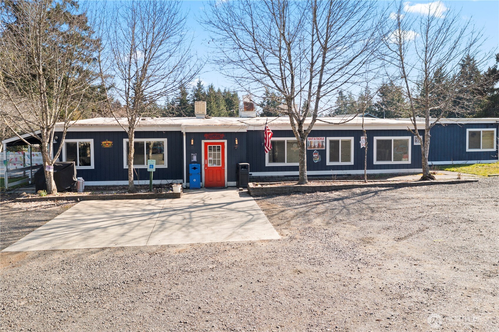 2810 E Spencer Lake Road Property Photo 3