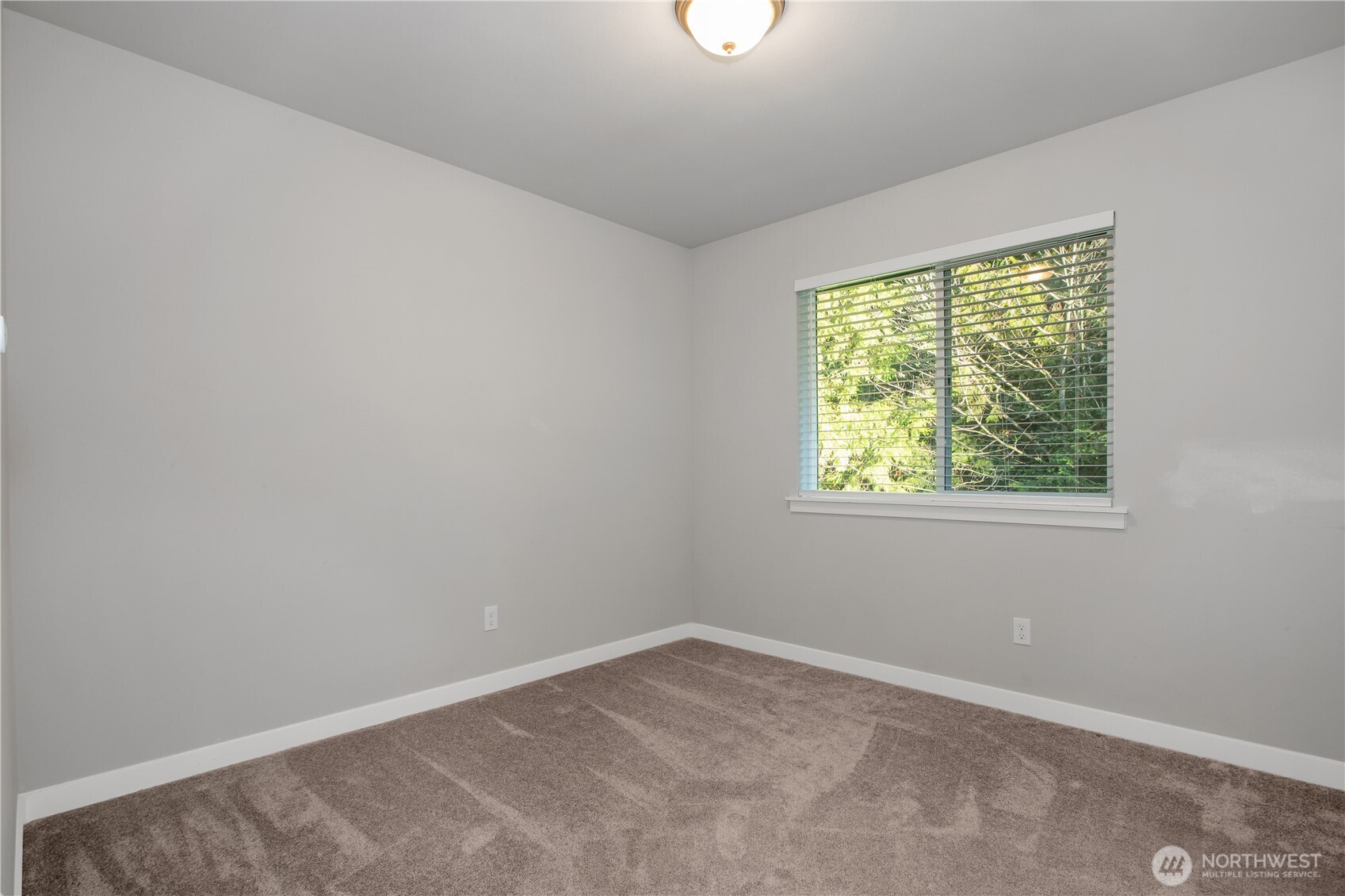 17643 Loop Lane Property Photo 12