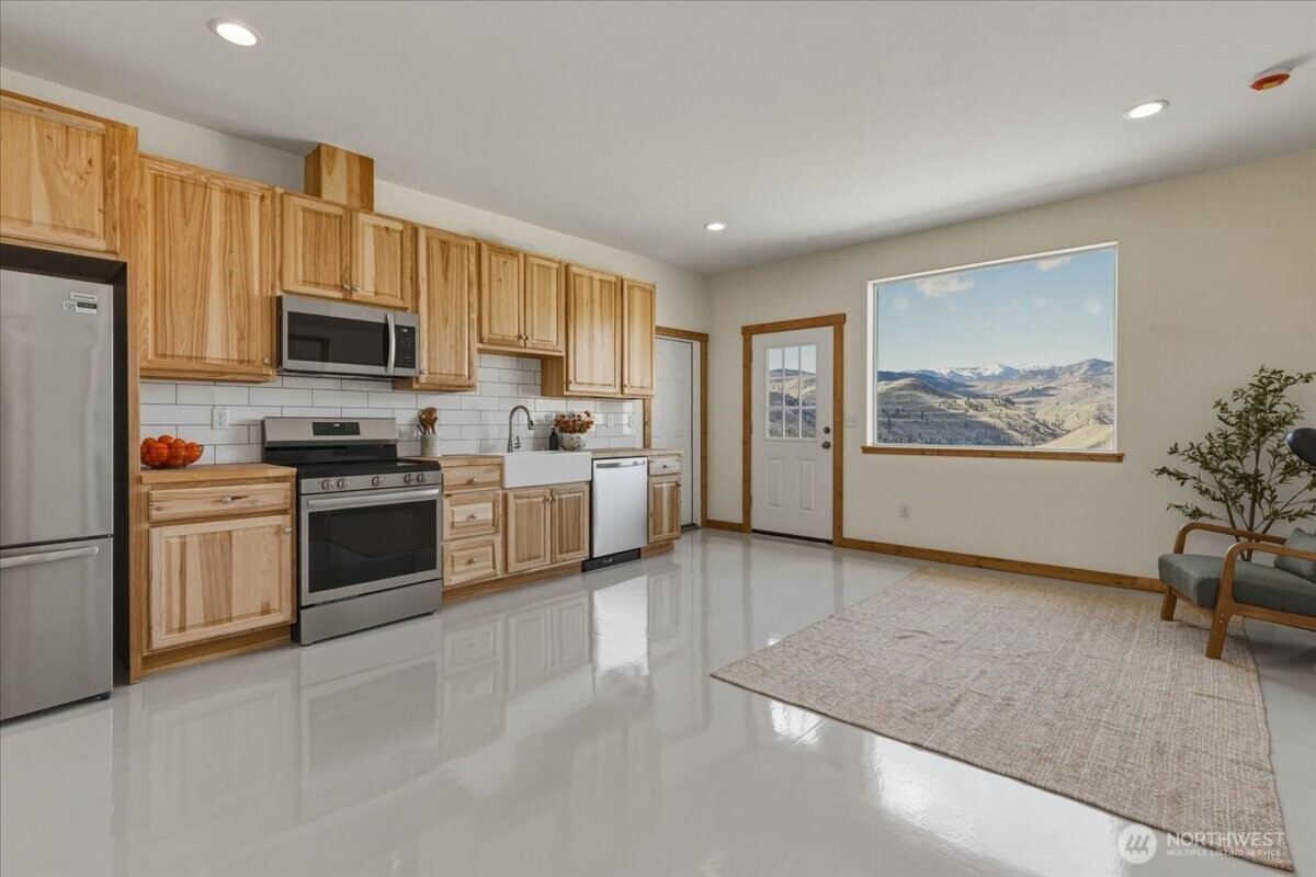 2 Island View Lane Property Photo 18