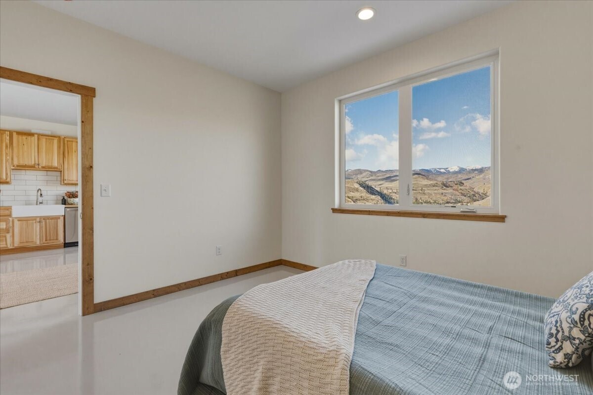 2 Island View Lane Property Photo 23