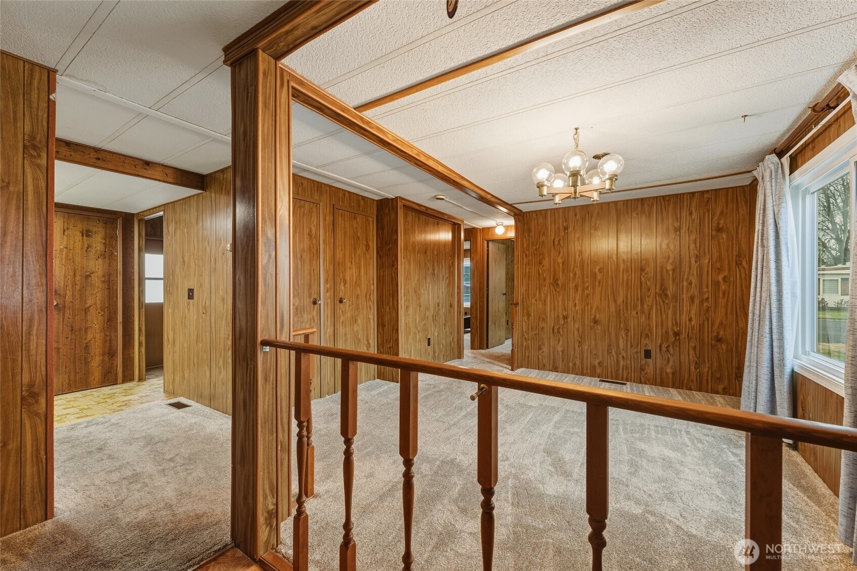 806 Se Mockingbird Drive Property Photo 3