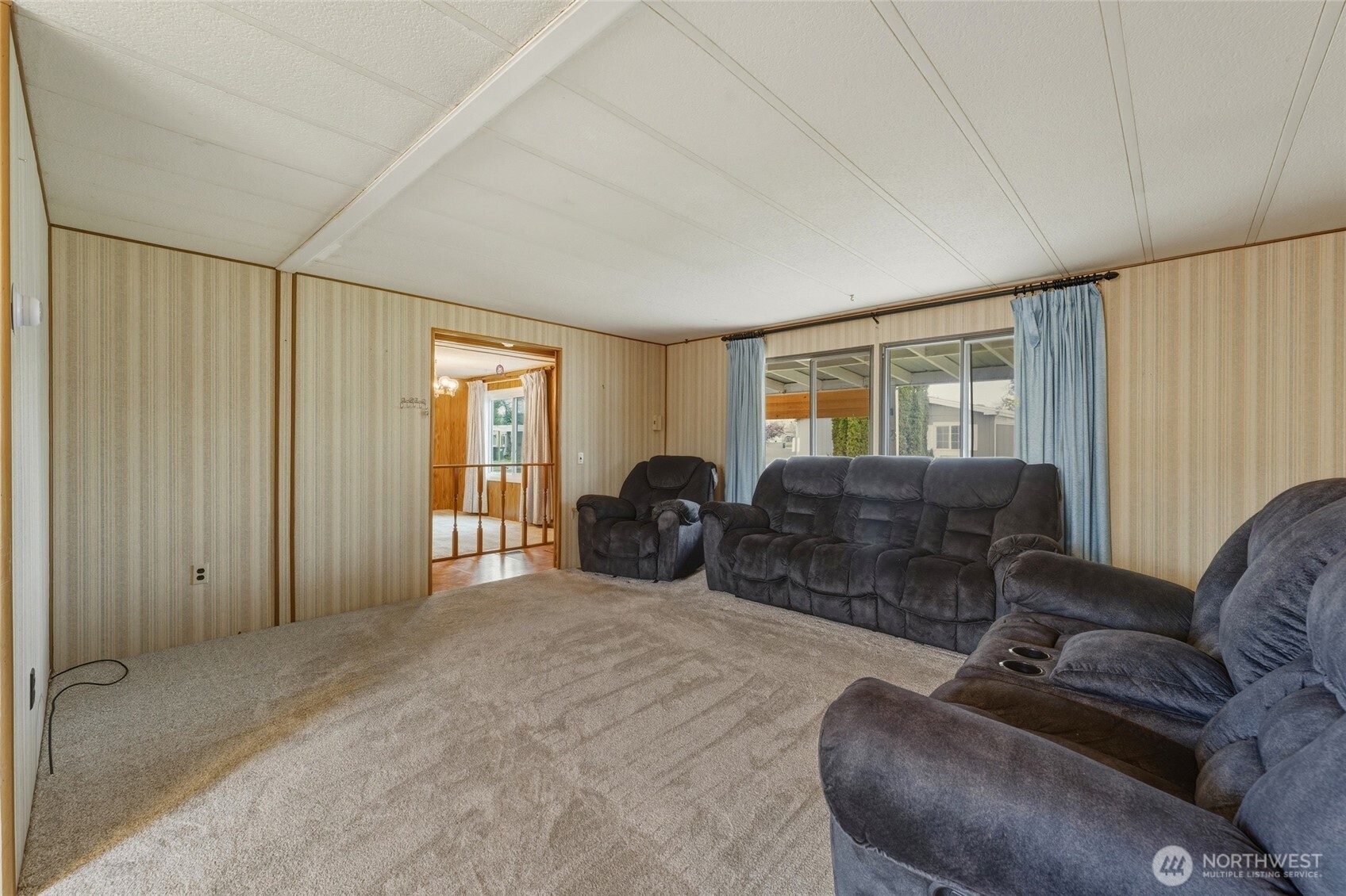 806 Se Mockingbird Drive Property Photo 8