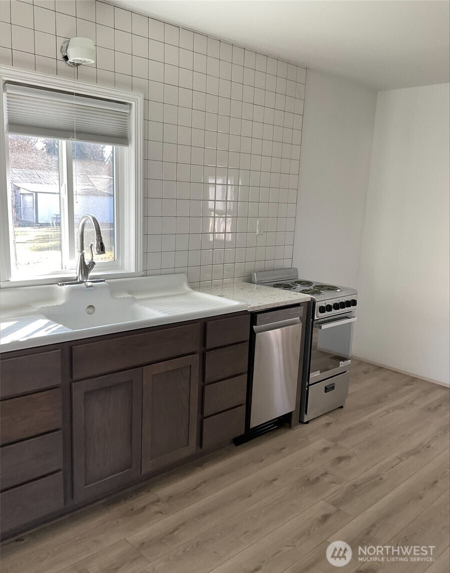 212 E Sixth Street Property Photo 13