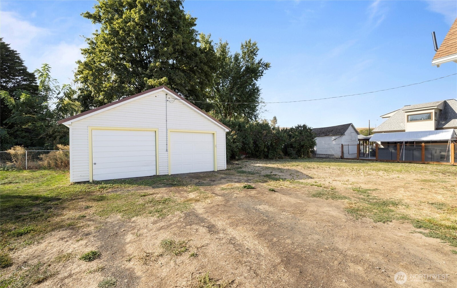 212 E Sixth Street Property Photo 28