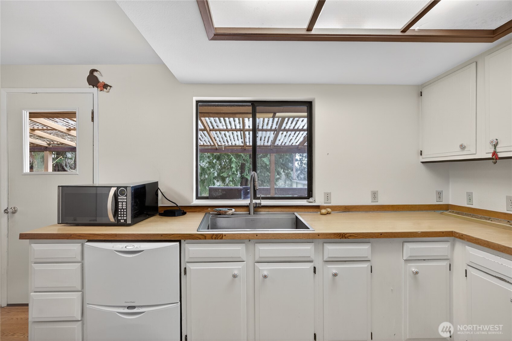 596 Forrest Way Property Photo 17