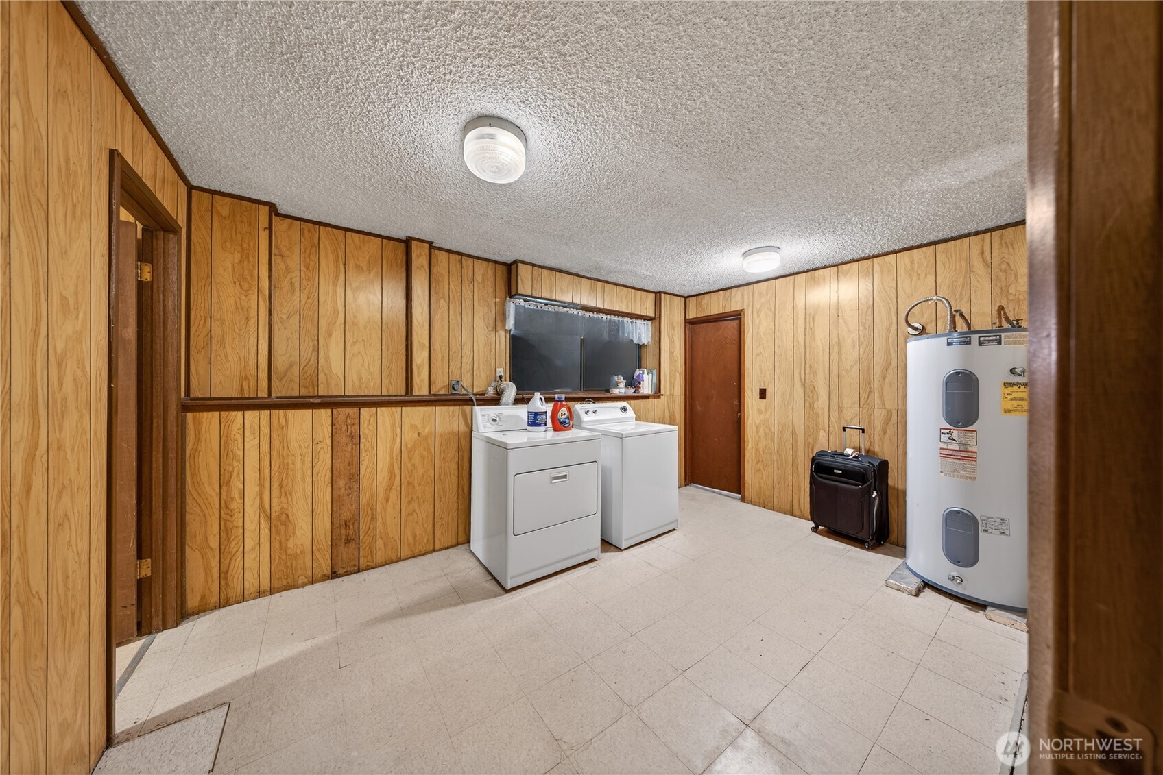 596 Forrest Way Property Photo 27
