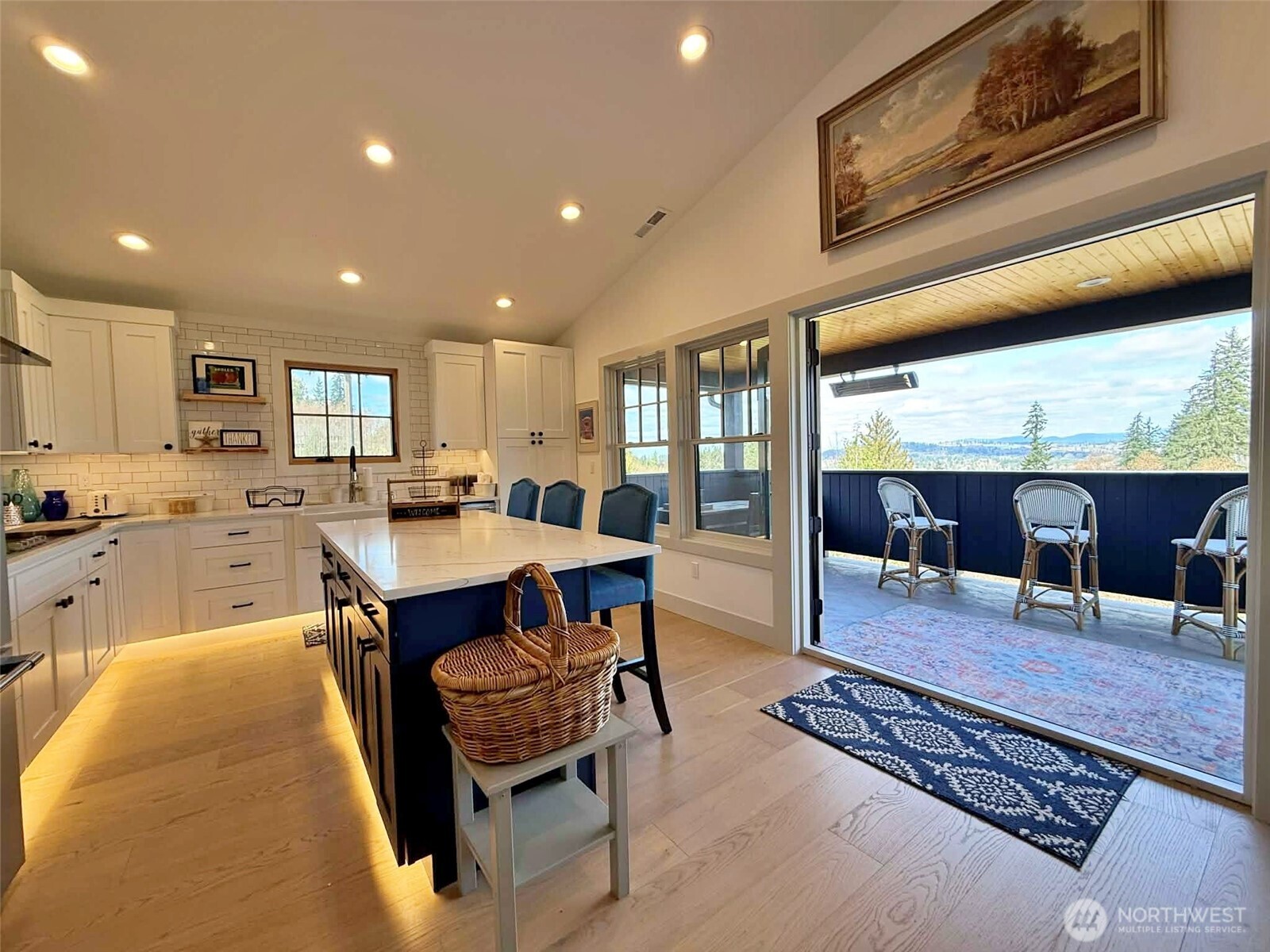 213 Tanglewood Drive Property Photo 3