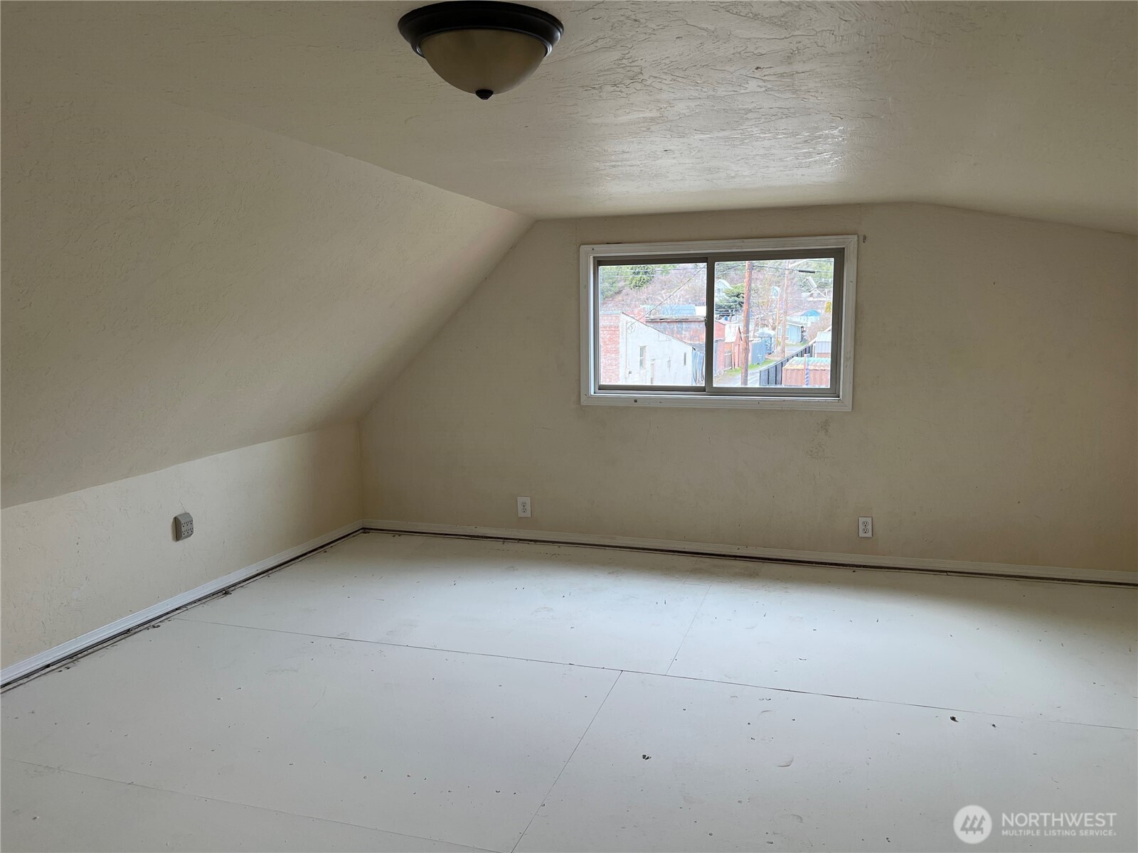 508 E First Street Property Photo 20
