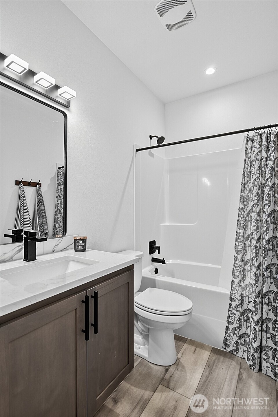 793 Island Circle Property Photo 27
