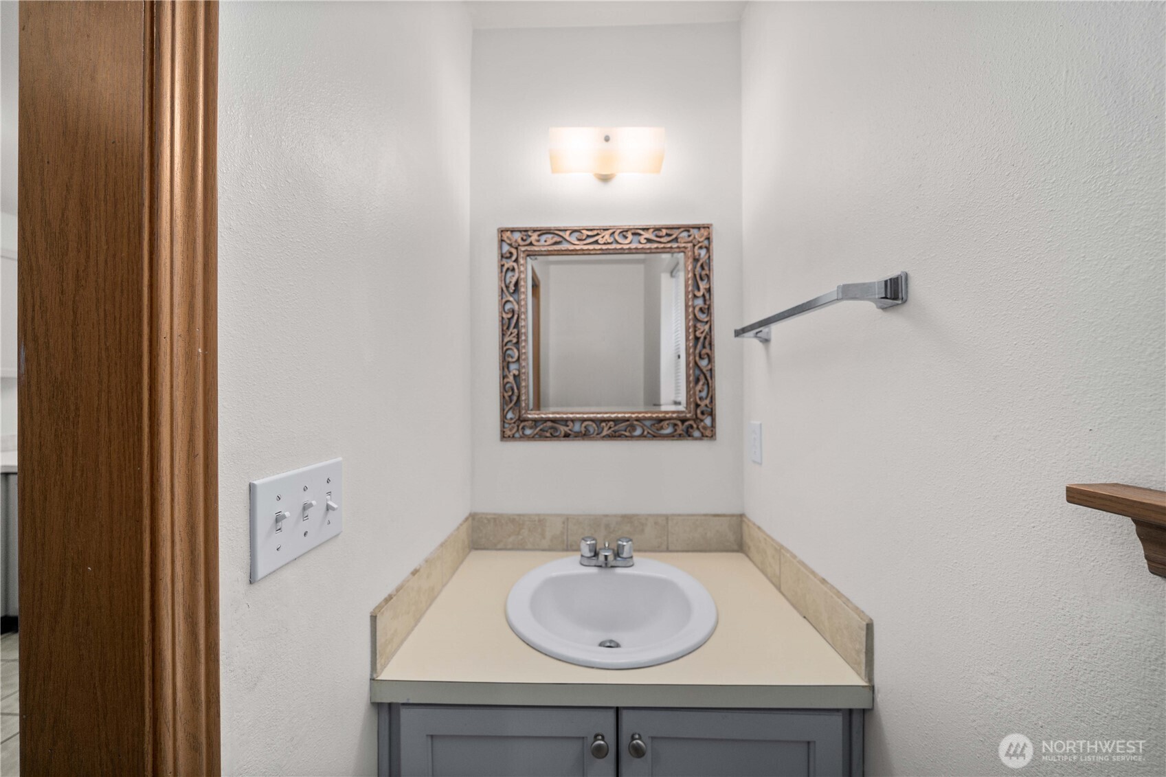 10806 Park Avenue Property Photo 13