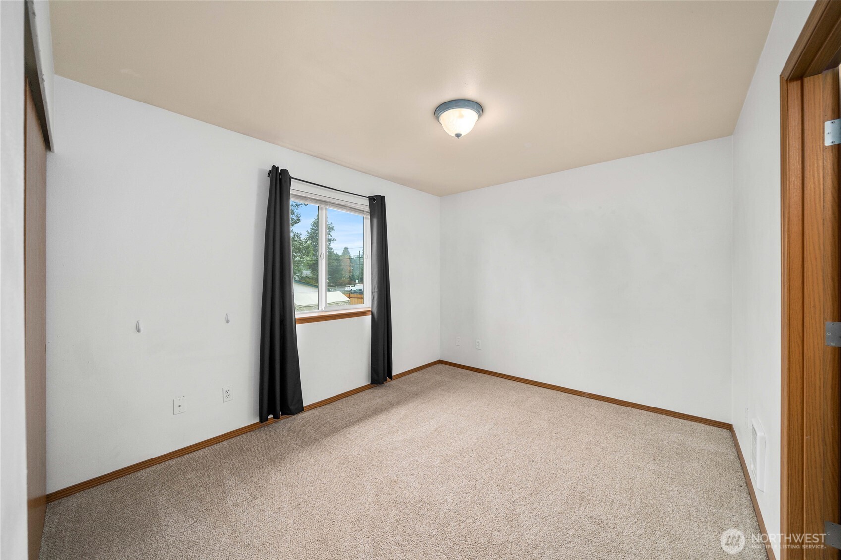 10806 Park Avenue Property Photo 18