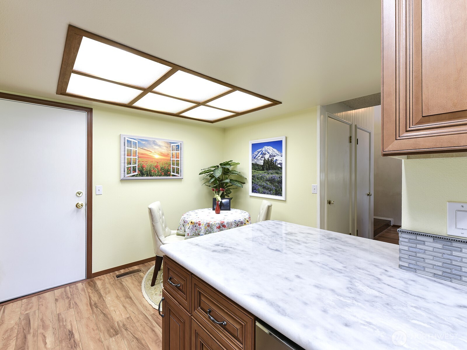 7713 Zircon Drive Property Photo 4
