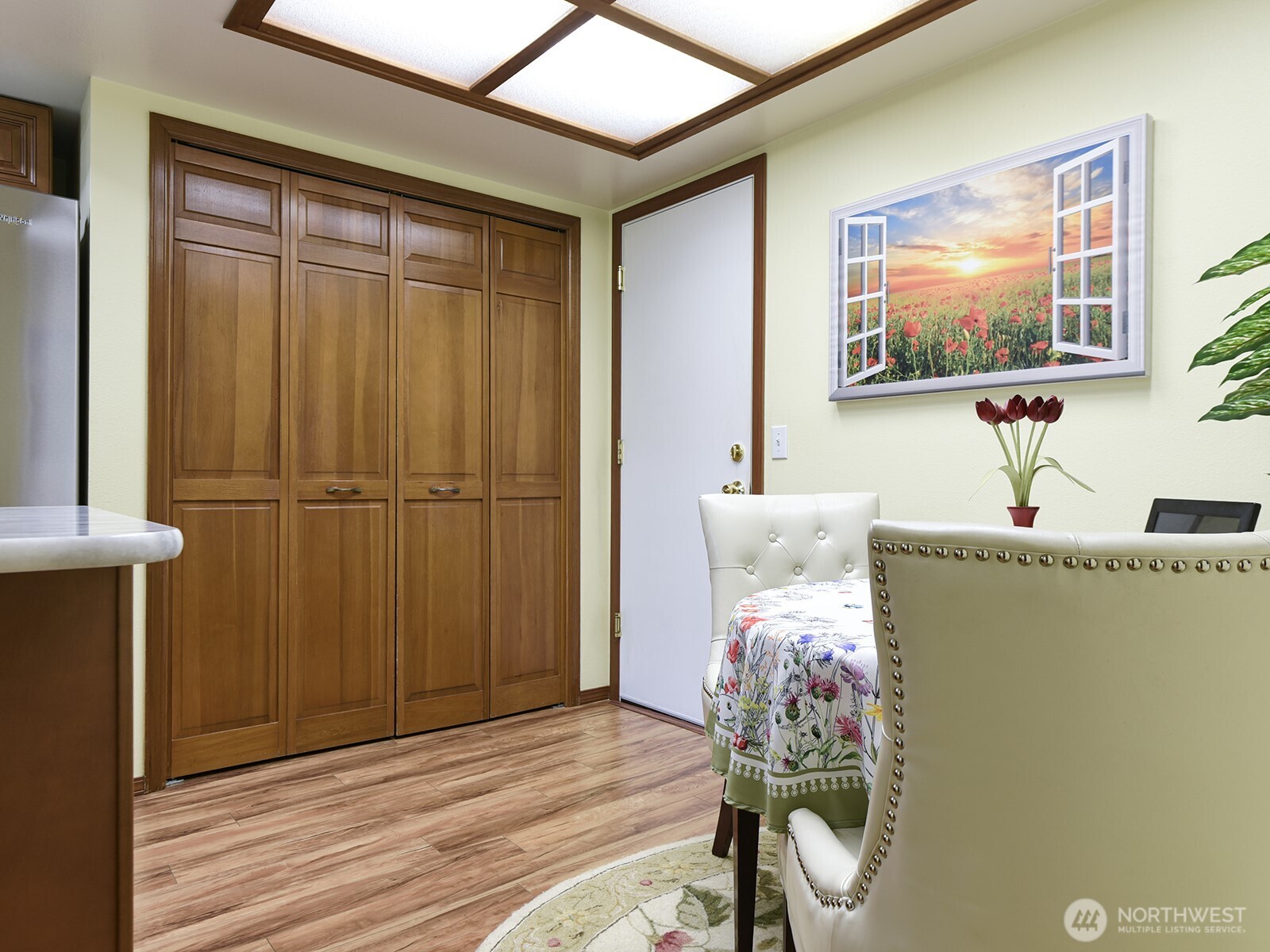 7713 Zircon Drive Property Photo 8