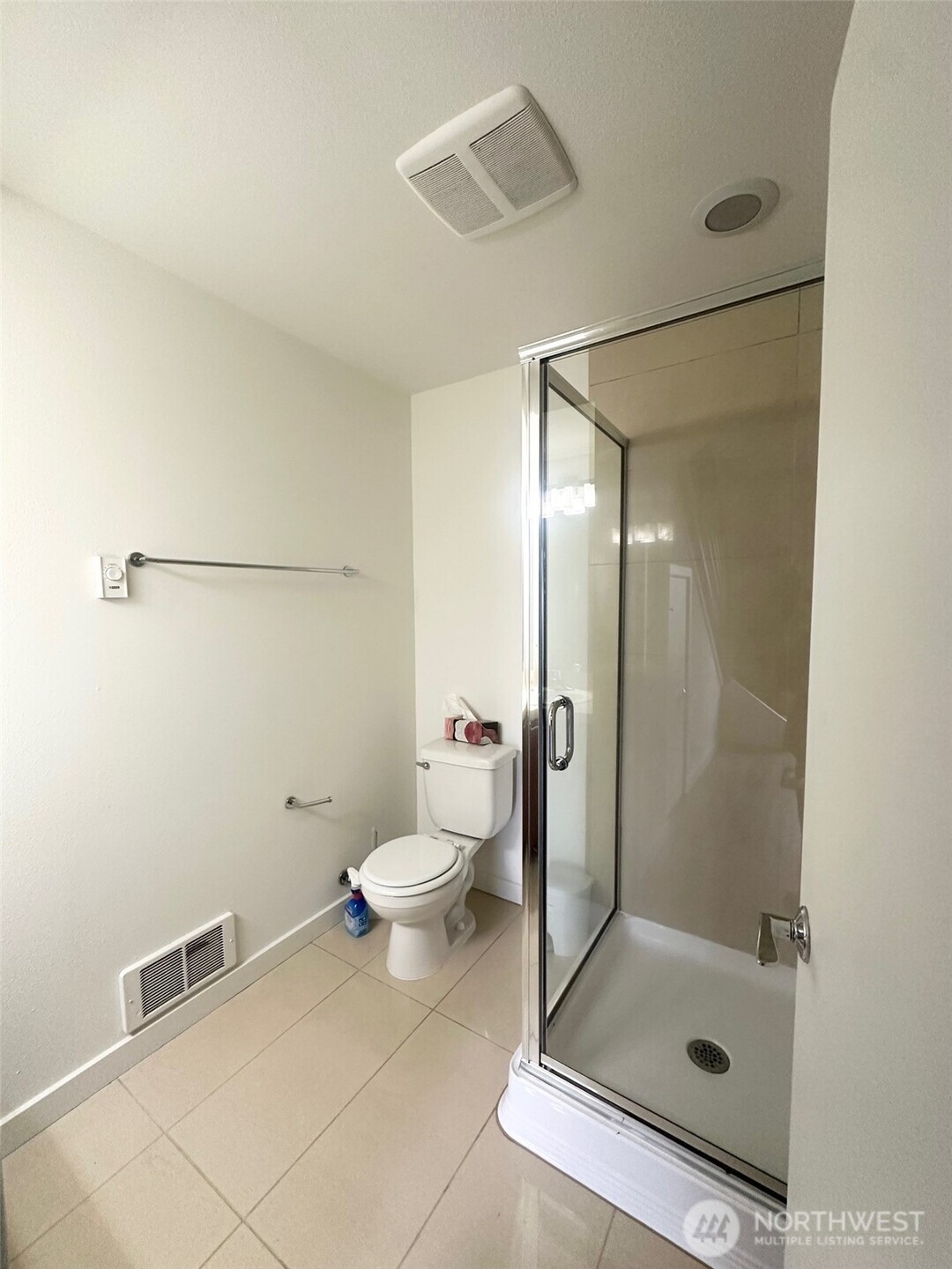 1214 N Northgate Way Property Photo 13