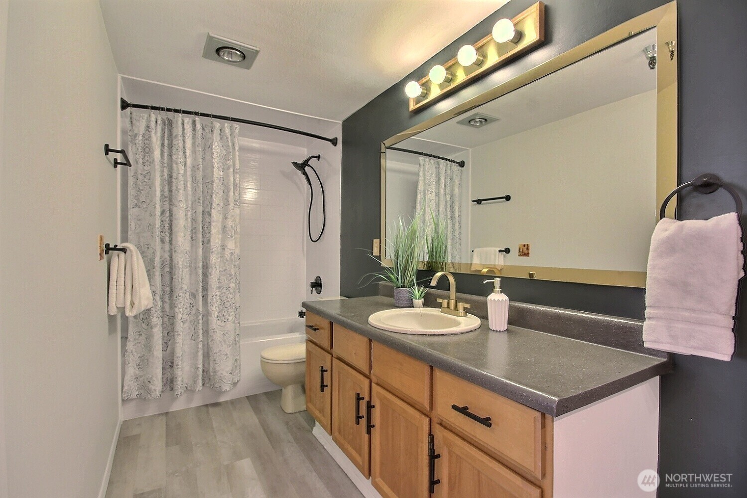 1100 Harrington Avenue 205 Property Photo 19