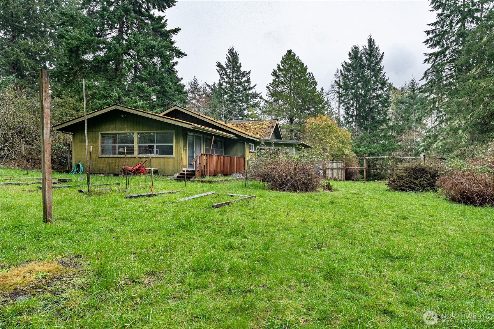 402 E Madrona Boulevard Property Photo 1