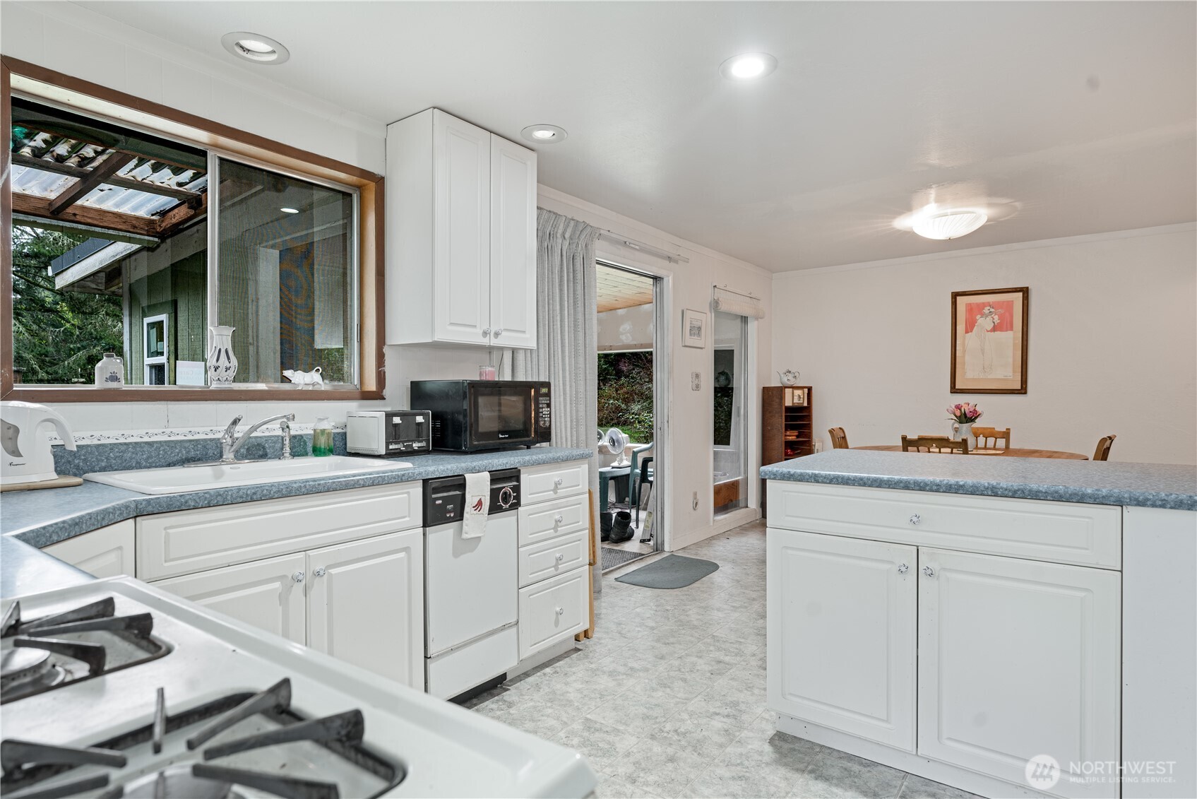 402 E Madrona Boulevard Property Photo 5