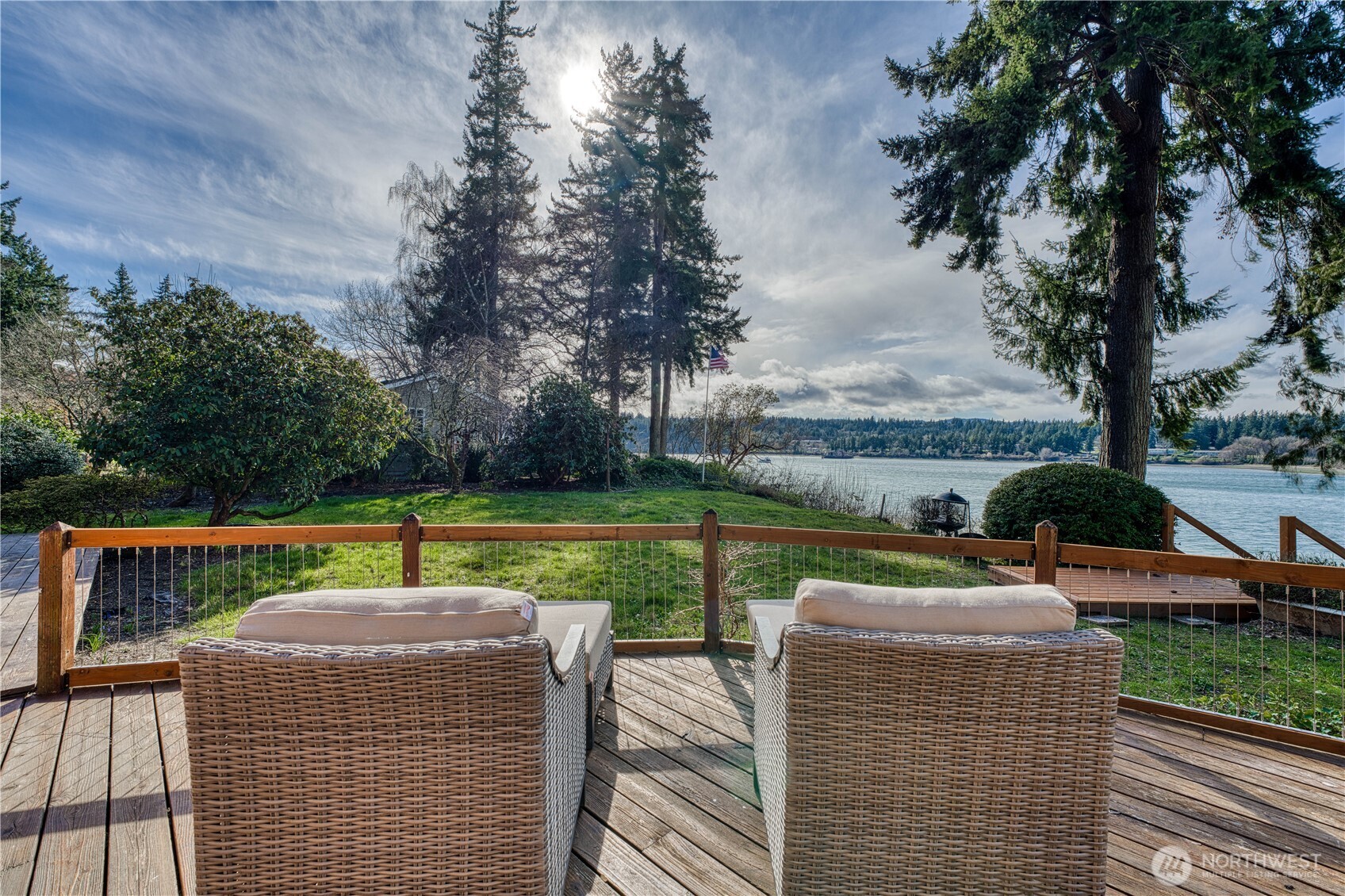 2735 Marine Drive Property Photo 1