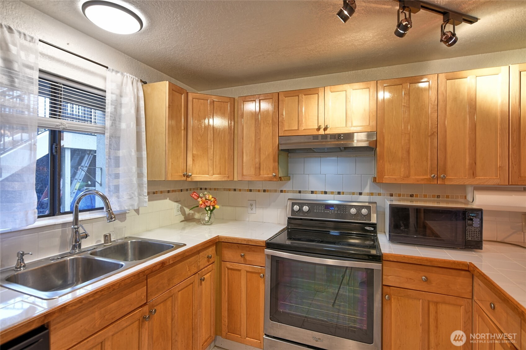 20131 61st Place D-104 Property Photo 2