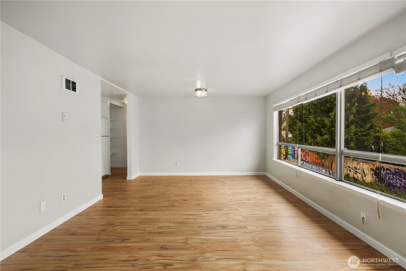 748 S Cloverdale Street 14 Property Photo 4