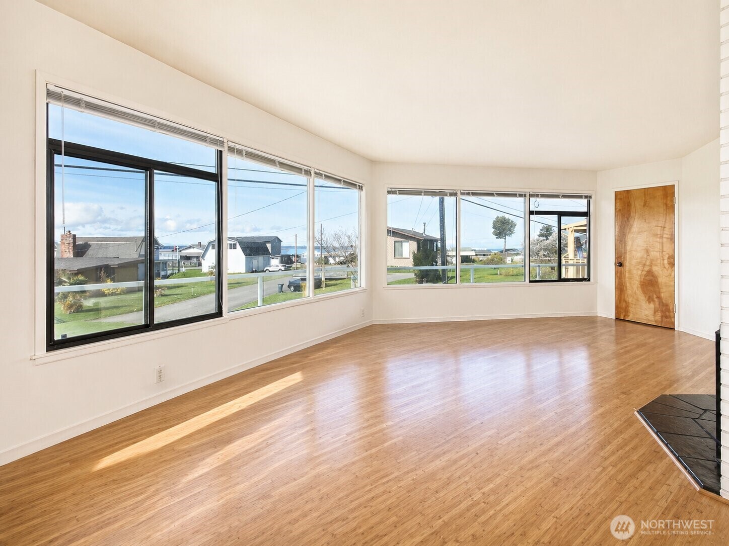 3545 Shell Street Property Photo 5