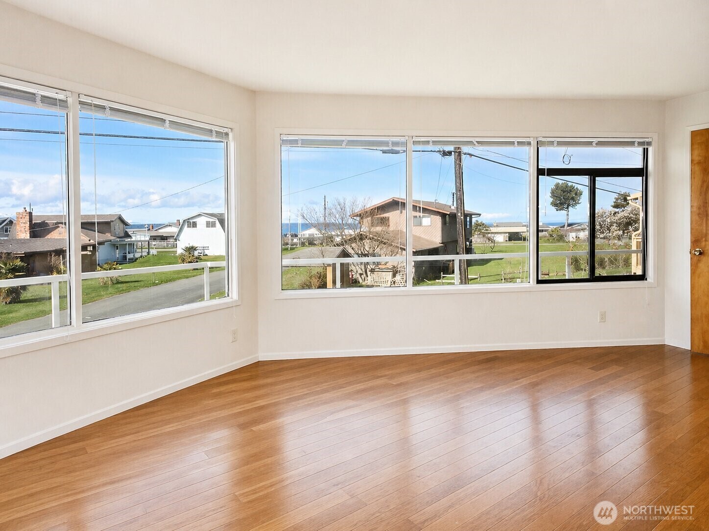 3545 Shell Street Property Photo 6