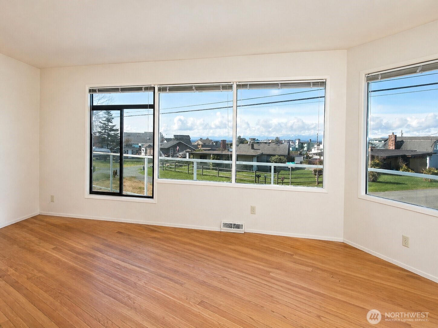3545 Shell Street Property Photo 7