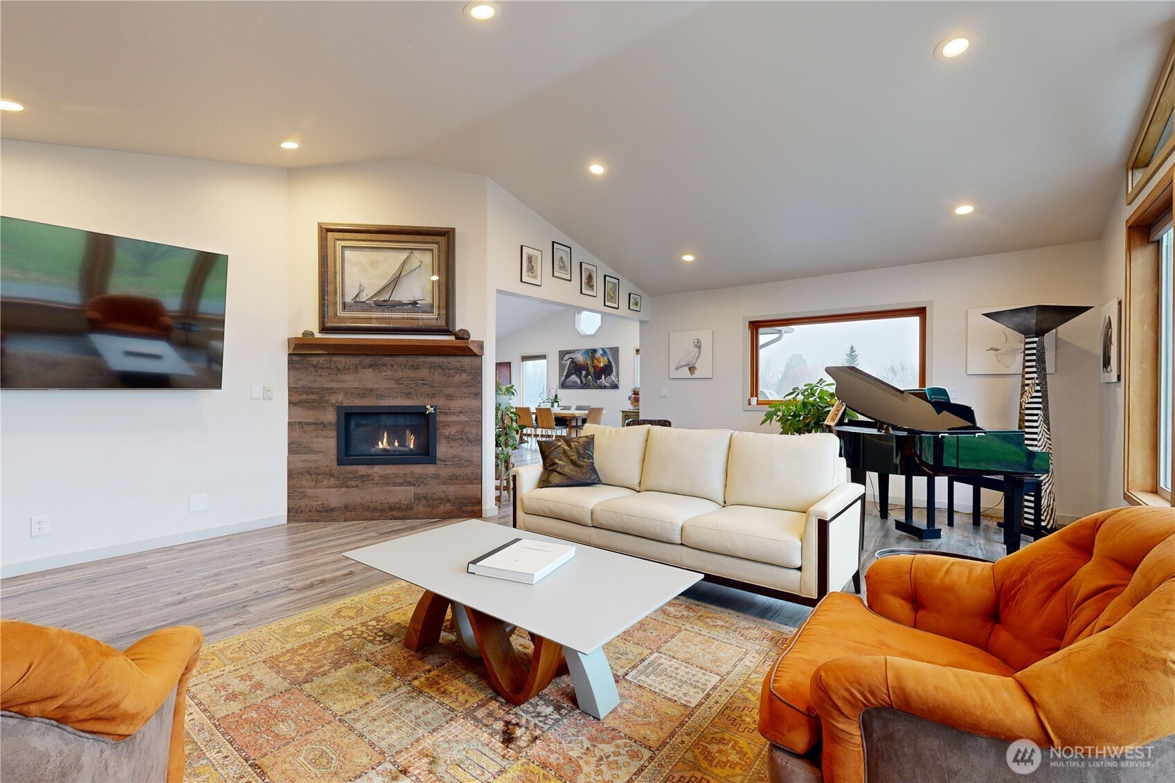 2425 Country Club Road Property Photo 3