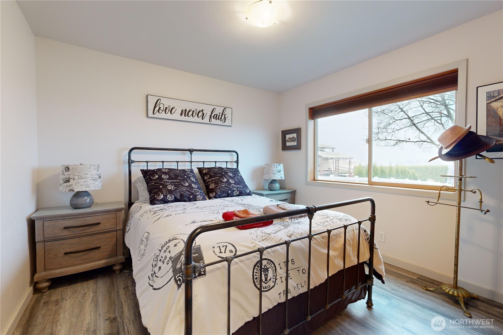 2425 Country Club Road Property Photo 14