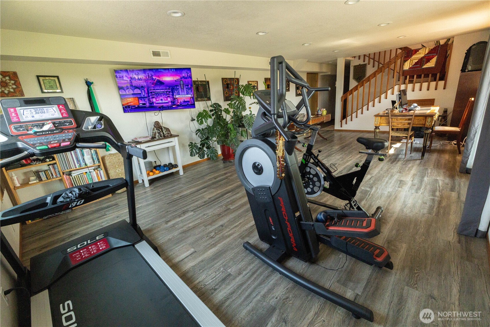 2425 Country Club Road Property Photo 25